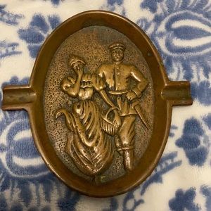 Anyique Ash Tray in heavy metal